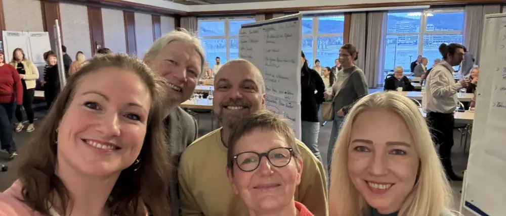 Gro&szlig;gruppenmoderation mit mehreren Coaches des Coachingwerk